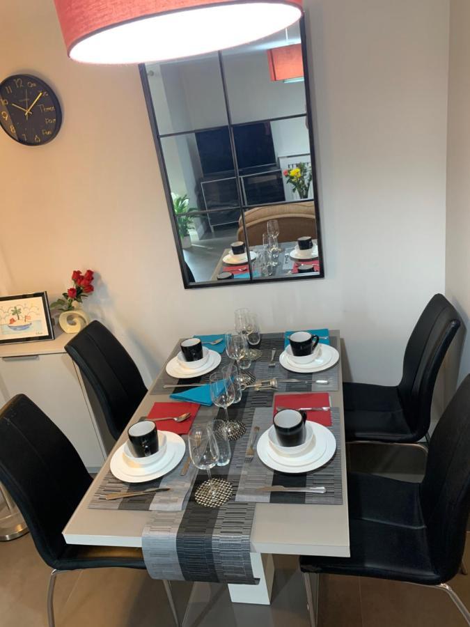 Aqua Dreams - Serviced Luxury Modern Belfast City Centre 2 Bed Apartment Eksteriør bilde